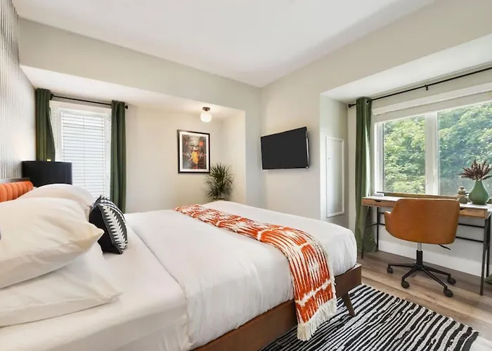 Hostwise - Grandview Penthouse - Sweeping Views, High End Living Apartment *