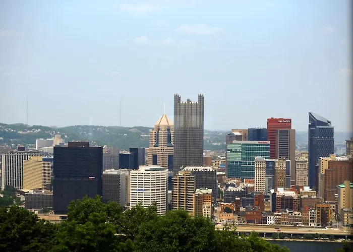 Hostwise - Grandview Penthouse - Sweeping Views, High End Living Apartment *